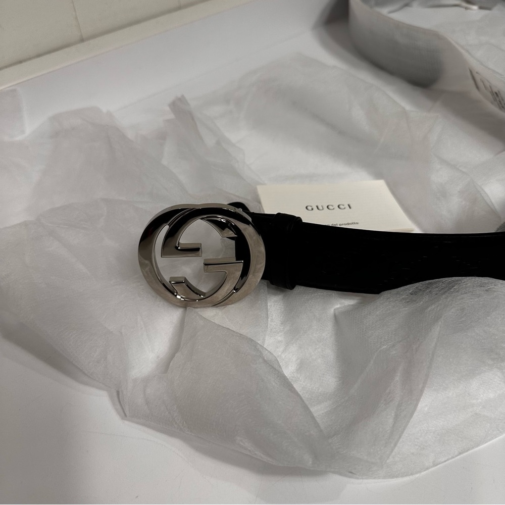 Gucci Marmont Signature Black Belt with interlocking Silver GG Buckle.